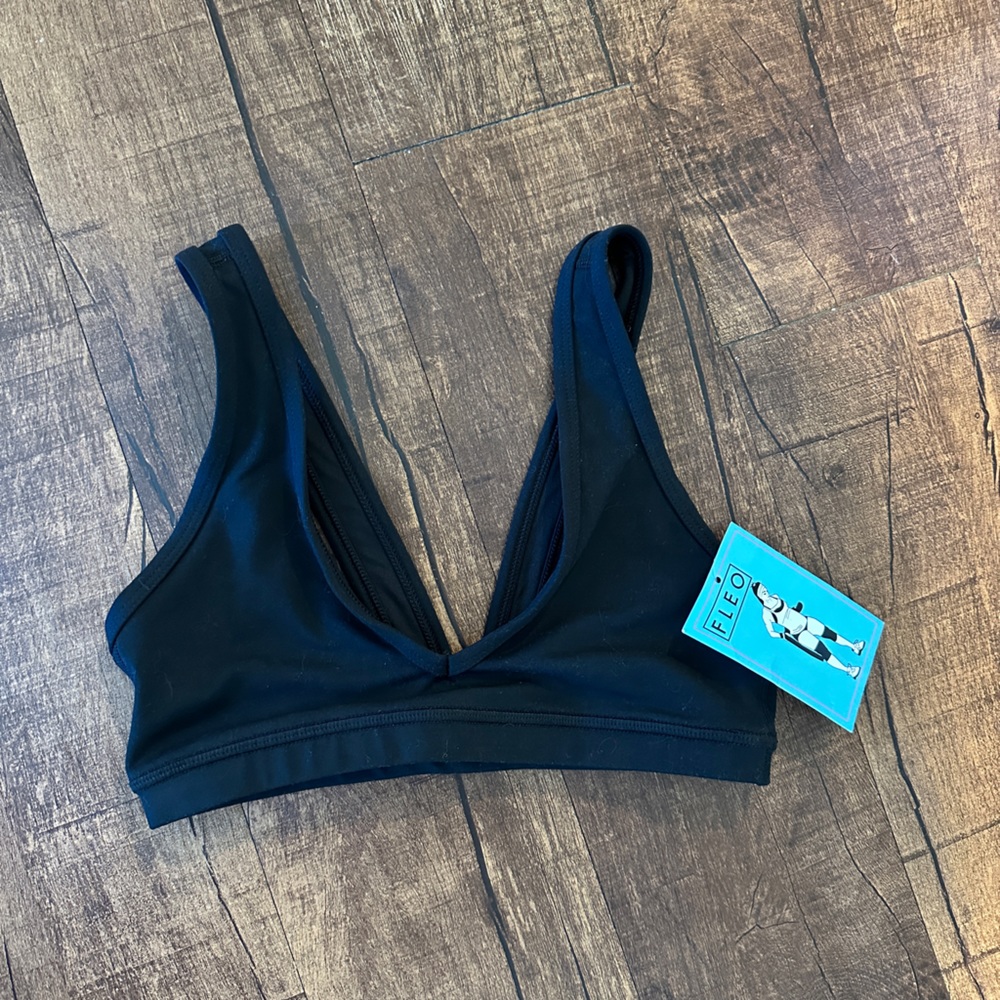 Fleo sports bra